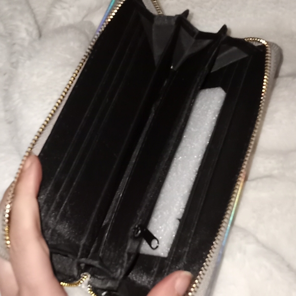NWOT irredescent large wallet - Picture 4 of 5